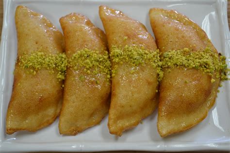 Traditional Qatayef - Knafeh Cafe