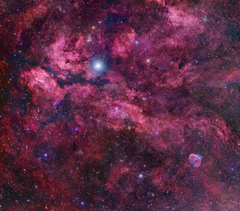 APOD: 22 Maart 2017 - Hemellandschap in het Centrum van Cygnus