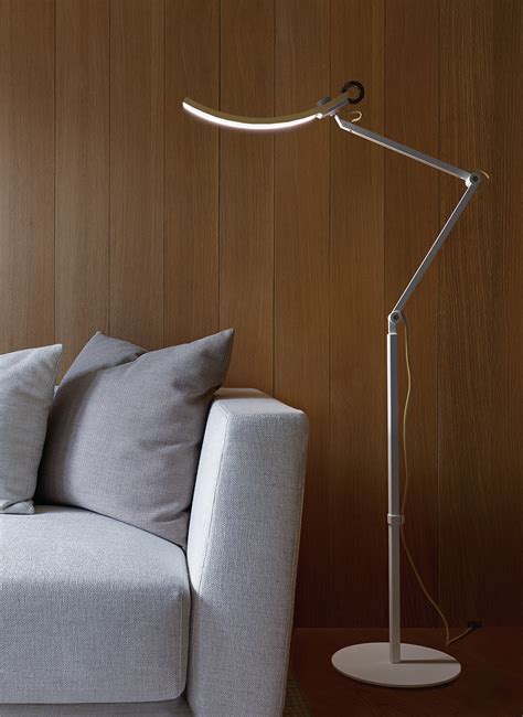 e-Reading Floor Lamp - LED lamp, Metal Swing Arm, Dimmable, Hue Adjustable, Wide illumination ...
