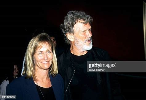 Lisa Meyers: Who Is Kris Kristofferson's Wife? - ABTC