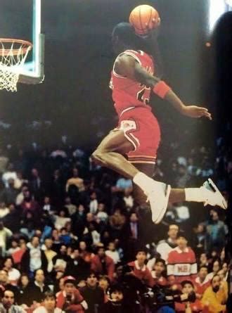 Rare angle of Michael Jordan’s legendary dunk in the 1988 Slam Dunk Contest . Wow. : r/chicagobulls