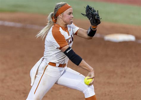 Texas senior softball star Miranda Elish opts out of 2021 season