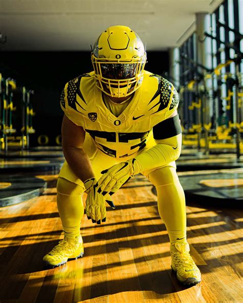 Oregon Ducks reveal Week 3 uniforms : CFB