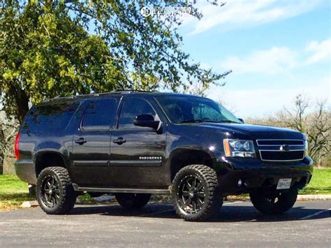 Rough Country 3.5" Suspension Lifts for 07-14 Chevrolet Suburban 1500, 17-19/07-16 Chevrolet ...