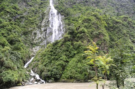 Kullu Valley - Waterfall (1) | Kullu Valley | Pictures | India in Global-Geography