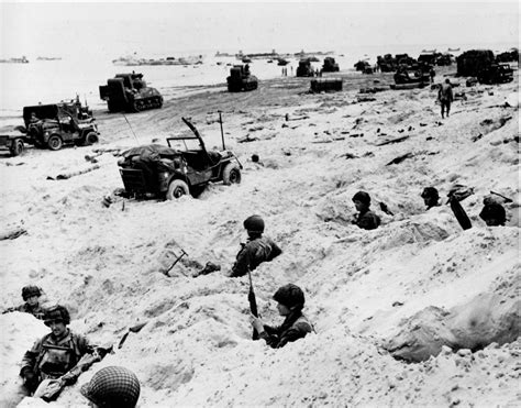 Photos: D-Day soldiers stormed Normandy's beaches, 76 years ago ...