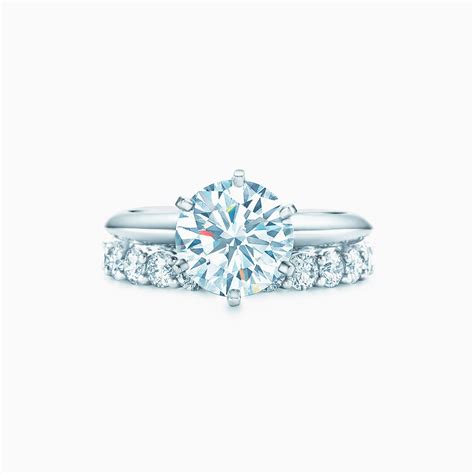 The Tiffany® Setting in platinum: world's most iconic engagement ring. | Tiffany & Co.