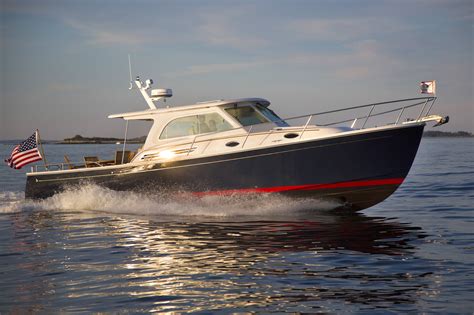 10 Top Motor Yachts and Power Cruisers of 2013 - boats.com
