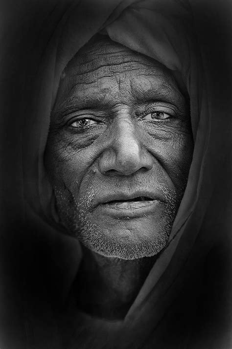 Pin by Bouba Bibi on Black and White photos | Portrait photography men, Portrait, Black and ...