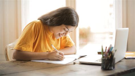 7 College Essay Writing Tips Students Can Use Right Now - CollegiateParent