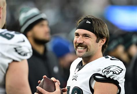 Watch Gardner Minshew celebrate Eagles win versus Jets with his father