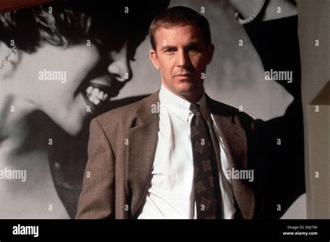 Kevin costner bodyguard hi-res stock photography and images - Alamy