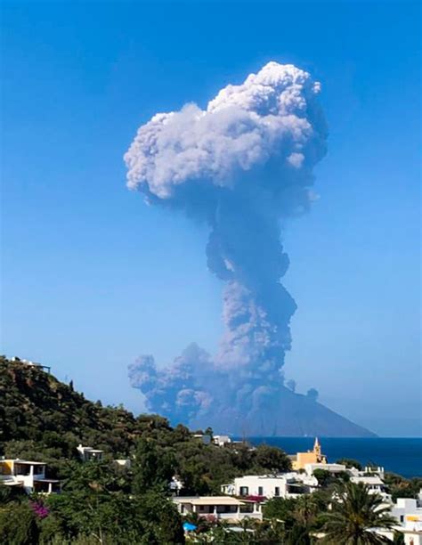 Stromboli volcano eruption: Evacuations as ash rains down - is it safe to travel to Italy ...