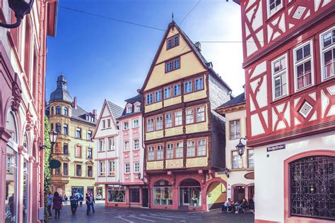 Travel Guide to Mainz — Explore the Old Town Attractive squares,...