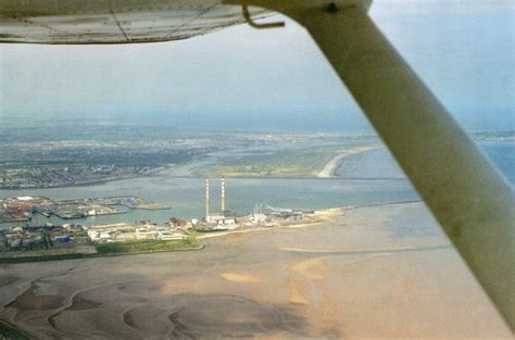 The Poolbeg Power Stations (aerial) 2003 © Chris cc-by-sa/2.0 :: Geograph Britain and Ireland