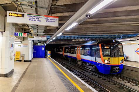 London Overground customers 'paying extra fares' as TfL urged to consider change