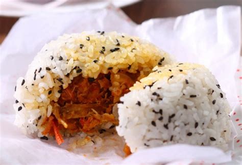 Menu Kreatif, Nasi Kepal Isi Rendang Daging Ayam - Area Halal