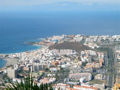 Arona ayuntamiento en el sur de Tenerife - Tenerife Surprise