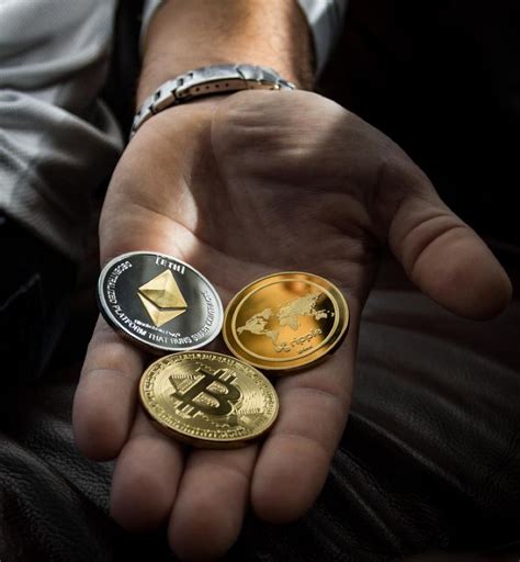 La percée des crypto-monnaies dans le monde en 4 chiffres clés ...