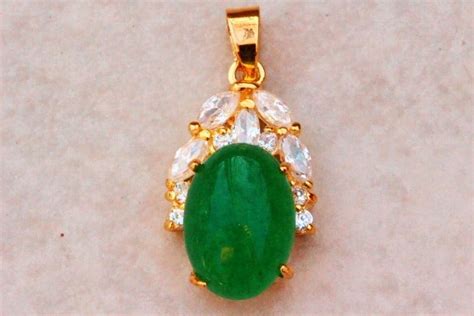 What Color is Jade? | Oriental Jade Jewelry