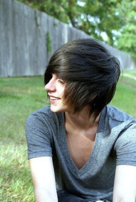 Emo Hairstyles for Trendy Guys - Emo Guys Haircuts - 26 - Pelfind