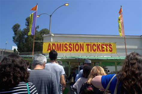 This is What an Afternoon at The Rose Bowl Flea Market Looks Like