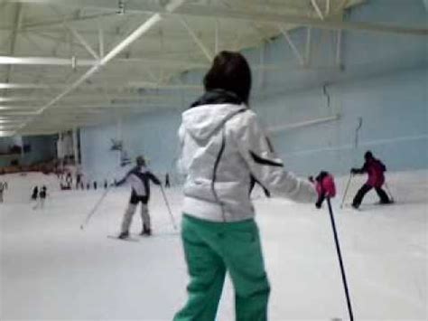 skiing in manchester indoor ski slopes :) - YouTube