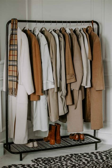 6 Foundational Tips On How To Have a Minimalist Wardrobe - MY CHIC ...