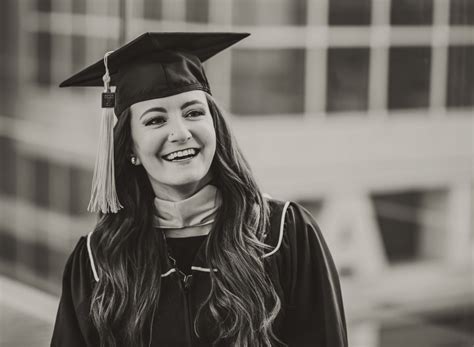 Graduation Photo Session - Temple University - laurelharrishphotography.com