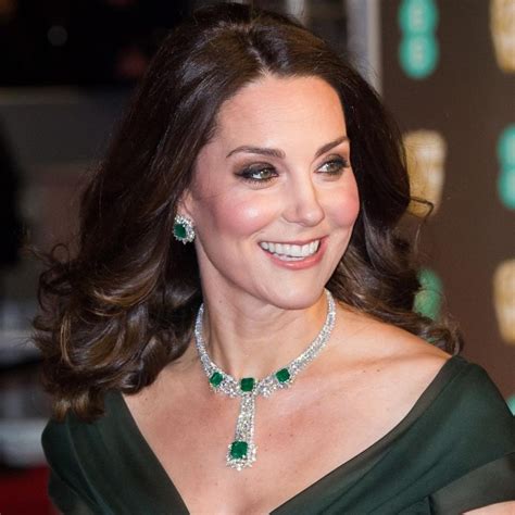 As the Duchess of Cambridge wears emeralds to complement her green gown ...