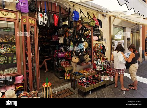 Souvenir shop, Taormina, Sicily, Italy Stock Photo: 29091326 - Alamy