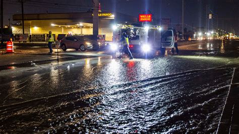 2 dead as Las Vegas strip, casinos flood for second time in weeks