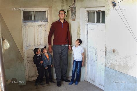 The tallest man in Armenia (2m 34 cm): Arshavir Grigoryan (photoset) - PanARMENIAN Photo