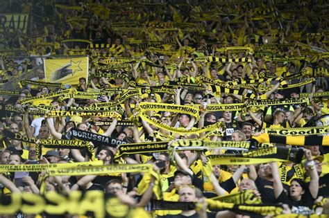 Borussia Dortmund players delighted to have fans back in stadium