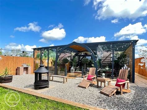 Hedgerow Luxury Glamping in Clitheroe, Lancashire