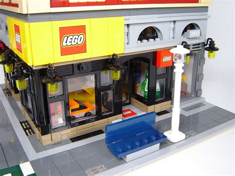 LEGO IDEAS - Old Brick Building with LEGO Store