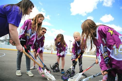 Queens lacrosse giving girls in Regina place to play | CBC News