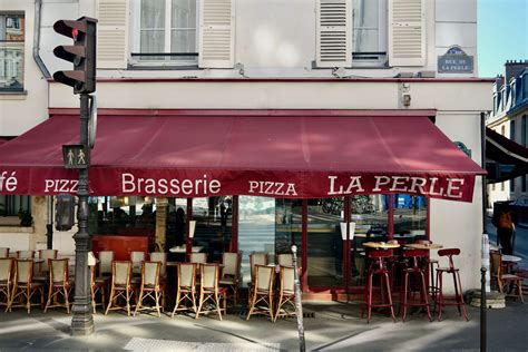 La Perle: a hipster bar in Paris and site of controversy