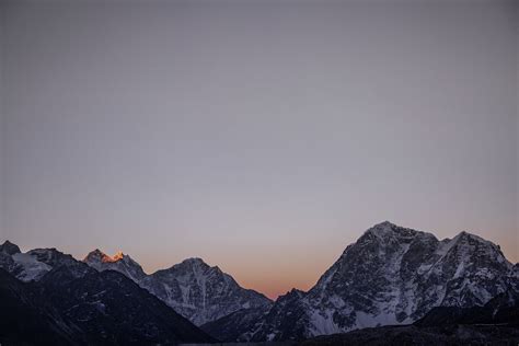 Tall Himalayan mountains sharp peaks | Free Photo - rawpixel