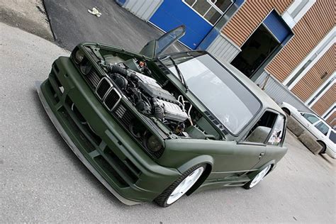 V12 BMW E30 – Build Threads