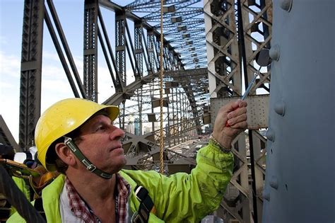 Gallery: painting the Sydney Harbour Bridge - Australian Geographic