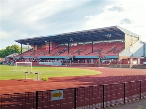 Cwmbran Stadium - Stadion in Cwmbran