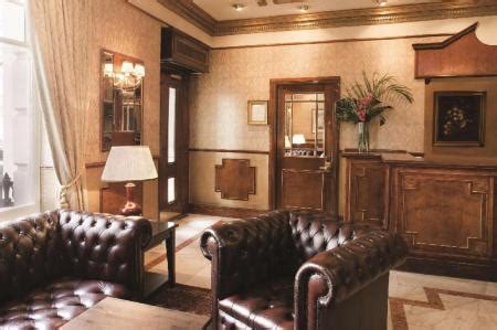 10 Top Hotels in London | Places to Stay w/ 24/7 Friendly Customer Service