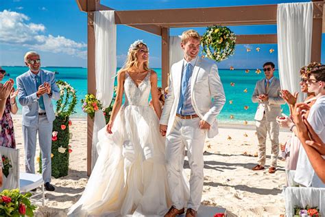 How to Plan a Destination Wedding in 12 Steps | SANDALS