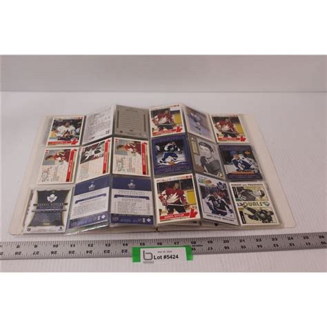 Darryl Sittler Hockey Cards in Folder - (5) Sleeves