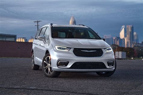 The 2023 Chrysler Pacifica Hybrid in Kingston, ON - Jim Thompson Chrysler