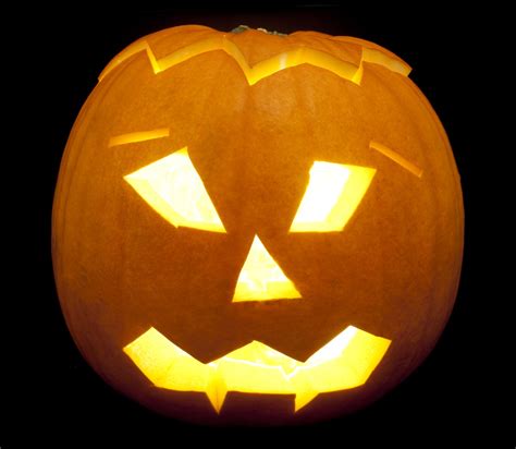 Image of scary pumpkin lantern | CreepyHalloweenImages