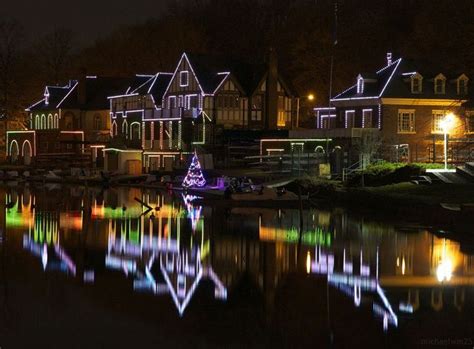 Floaty, the christmas tree docked at Boathouse Row | Christmas lights, Floaties, Natural landmarks