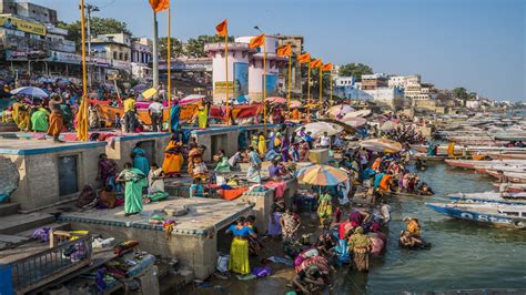 Shock & Awe in Varanasi, India - Kipling & Clark