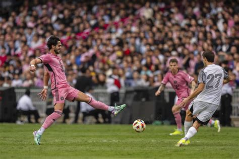 Hong Kong fans demand refund after Lionel Messi sits out game - Madrid Daily